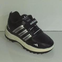 کفش اسپرت آدیداس پسرانه (adidas)سه خط مشکی خزدار (31تا33)