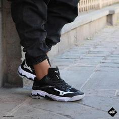 کفش والیبال میزانو مدل Mizuno Wave Lightning Z6