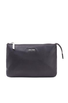 کیف ورزشی زنانه – Calvin Klein K60K608409.BAX