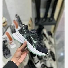 کتونی مشکی نایک زنانه دخترانه کفش ونس اسپرت اسپورت نایکی NIKE لژدار لژ دار شیک طبی سبک راحت راحتی بندی ورزشی چرم رانینگ