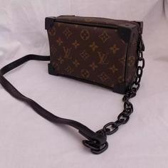 کیف مربعی شکل Louis Vuitton(LV)