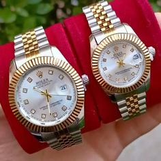 ساعت مچی  برند رولکس rolex مردانه و زنانه کیفیت عالی
کلاسیک طرح داخل 
بند فلزی
تقویم دار
رنگ بندی جور  صفحه سفید و مشکی