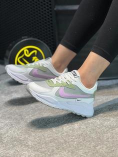 کفش کتونی اسپرت نایک (Nike) ایلیا زنانه و دخترانه رنگ سفید سبز