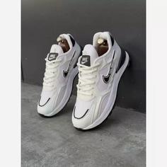 کفش اسپرت مردانه مدل nike کیفیت ساخت بسیار بالا سایز 41 تا 44 رنگ سفید مشکی. فروشگاه همیشه تخفیف 