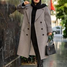 پالتو زنانه بلند جناغی در رنگ بندی و سایزبندی          