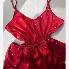 تاپ شورتک قرمزقلبی ساتن 