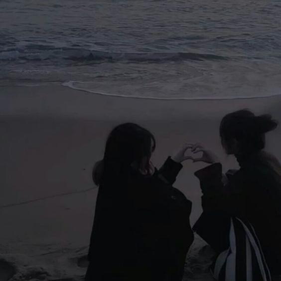 عکس پروفایل کنار دریا|Mikasa