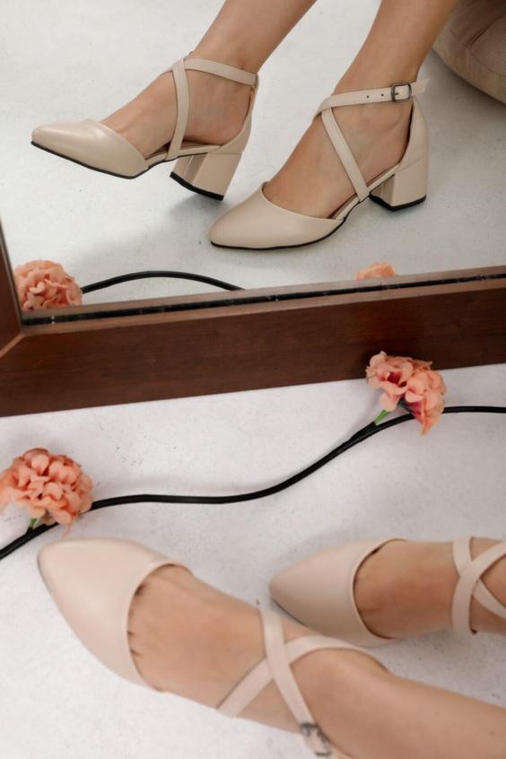 کفش پاشنه دار زنانه به رنگ بژ برند Demashoes|پیشنهاد محصول