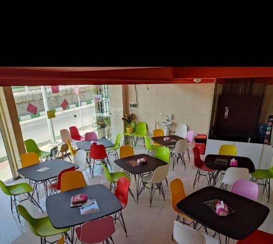 میز و صندلی غذاخوری۴نفره کافه رستوران آشپزخانه فست فود باغ ویلا پایه فلزی اسپایدر نشکن - دارد|پیشنهاد محصول