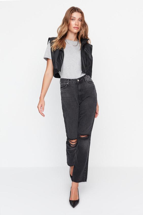 شلوار جین زنانه سیاه برند trendyolmilla ا Siyah Yırtık Detaylı Yüksek Bel Bootcut Jeans TWOAW23JE00079|پیشنهاد محصول