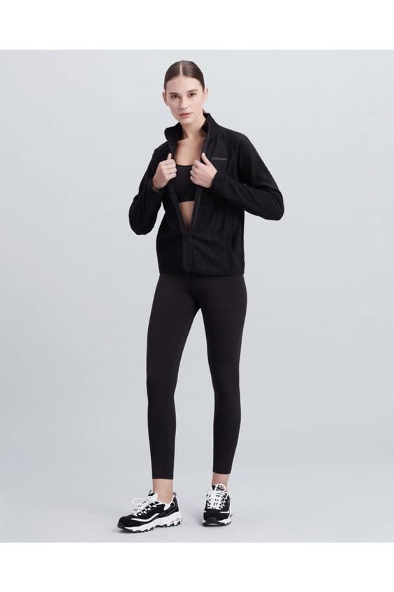 سوییشرت زنانه سیاه برند skechers ا W Turtle Neck Full Zip Polar Kadın Siyah Polar - S212935-001|پیشنهاد محصول