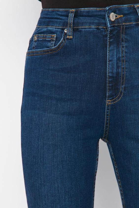 شلوار جین زنانه آبی برند trendyolmilla ا Koyu Mavi Şekillendiren Etki Yüksek Bel Slim Flare Jeans TWOAW23JE00248|پیشنهاد محصول
