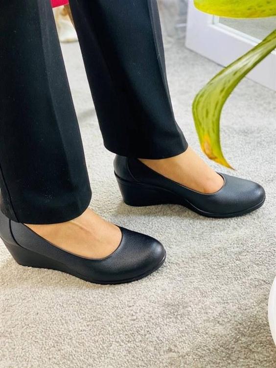 کفش چرم مجلسی زنانه مدل پریزاد طبی لژ سه سانت سایز بندی ۳۶ تا ۴۱ رنگ مشکی ا کد ۹|پیشنهاد محصول