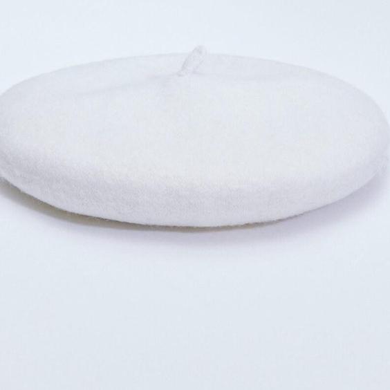 خرید اینترنتی کلاه زمستانی زنانه سفید برند stradivarius 03843133 ا Basic Bere|پیشنهاد محصول