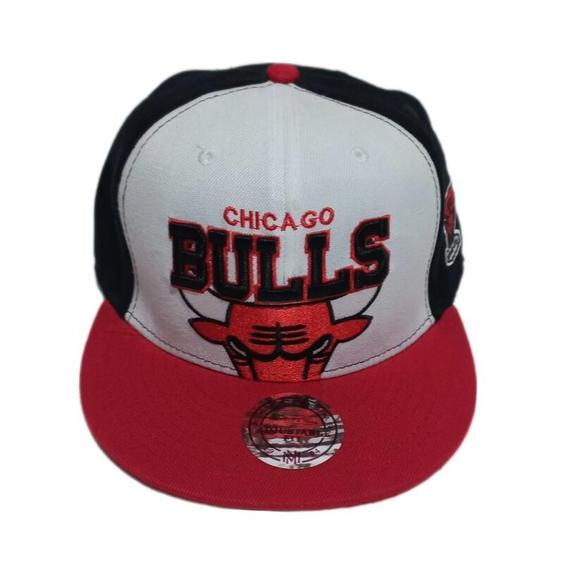 کلاه کپ مشکی سفید شیکاگو بولز chicago bulls|باسلام