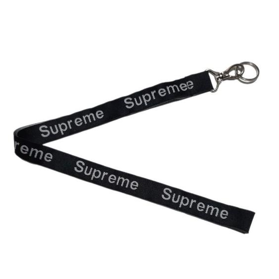 جاسوئیچی مشکی سفید بلند سوپریم supreme|باسلام (ستاره های پارسی)