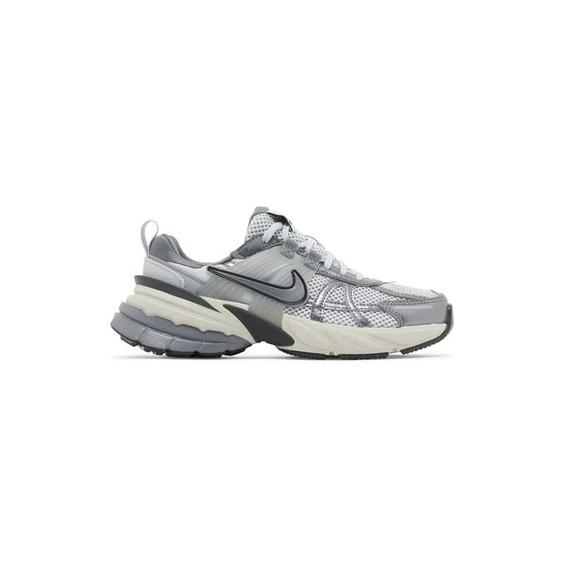 کتونی نایک راننیگ وی2کا طوسی نقره ای Nike V2K Run Pure Platinum Wolf Grey|کتونی باز