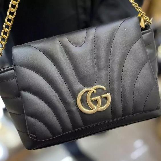 کیف گوچی مشکی زنجیری دخترانه زنانهدوشی دستی شیک مجلسی چرم GUCCI جادار جا دار پاسپورتی پاسپرتی اسپرت اسپورت سبک بیست شش |باسلام (کفش آلفا)