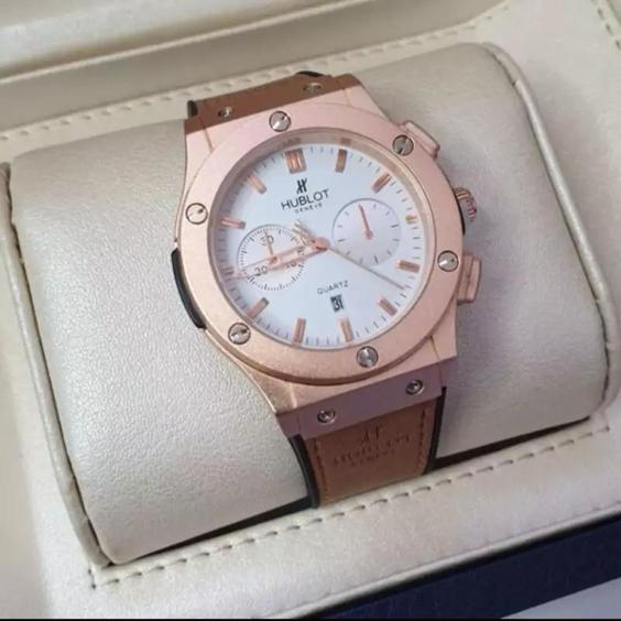 ساعت مچی مردانه هابلوت دورقاب  رزگلد صفحه سفید HUBLOT 

|باسلام (🌹اکسون ارسال رایگان🌹)